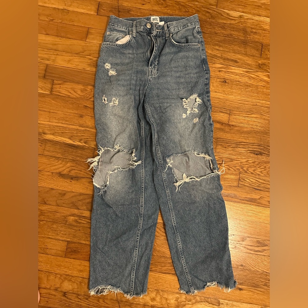 BDG Distressed Boyfriend Jeans in Blue